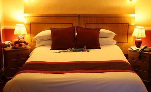 OYO Clovenfords Hotel