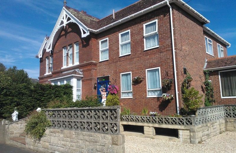 CLARENCE HOUSE B AND B