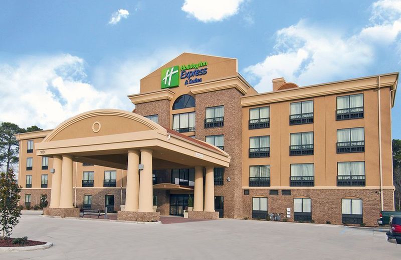 Holiday Inn Express & Suites Jackson/Pearl International Airport