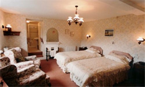 Lodgehill Hotel