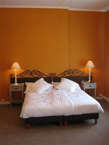 Chateau de Moulin le Comte B&B