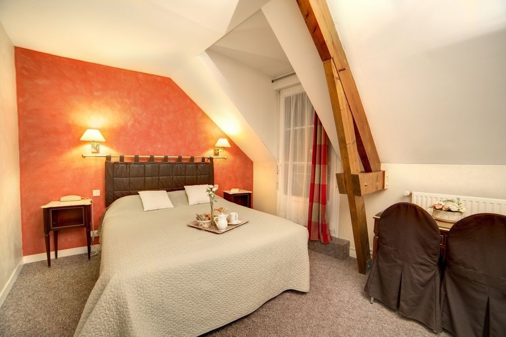 Brit Hotel le Cygne