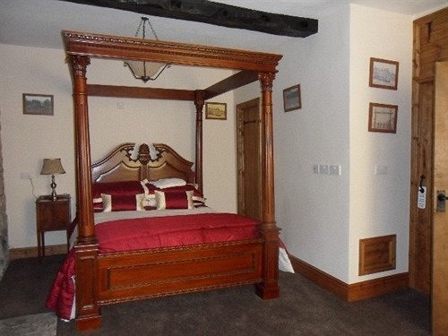 Llanerch Inn