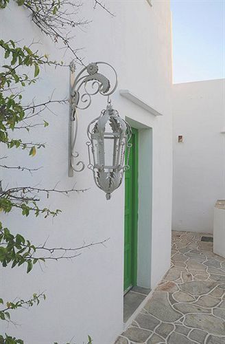 Smaragdi Hotel