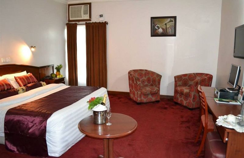 Denis Hotel
