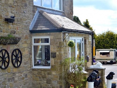 Knowesgate Inn