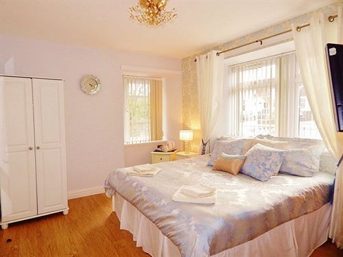 Stirling Bed & Board