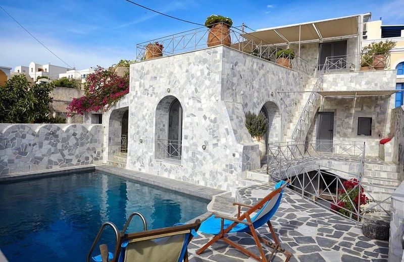 Thermes Saint Alexander Villas Santorini