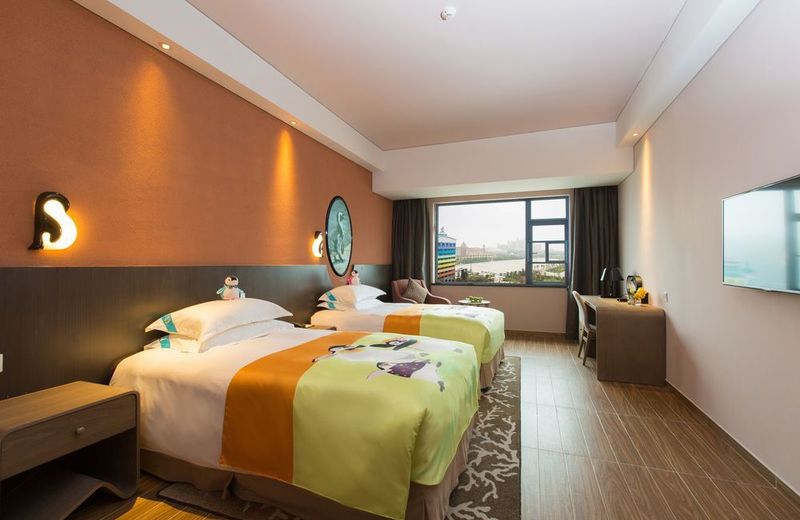 Chimelong Penguin Hotel