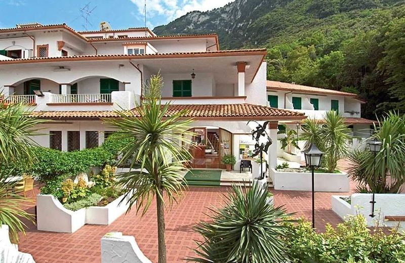 Seebay Hotel