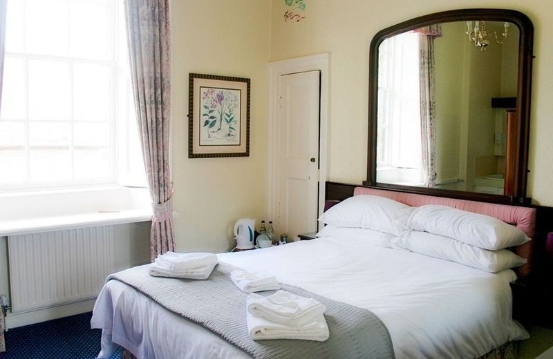 The Ilchester Arms Hotel