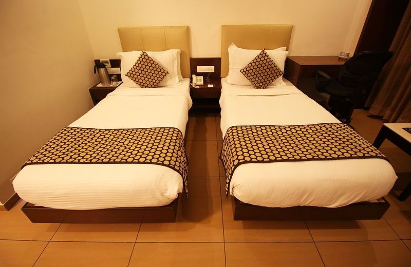 OYO Premium Jubilee Garden Jawahar Road