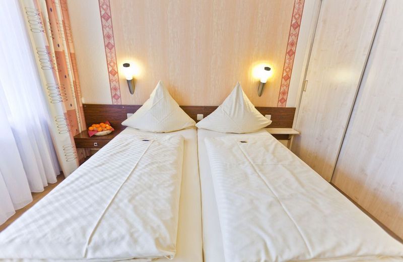 Allee Hotel Leidinger