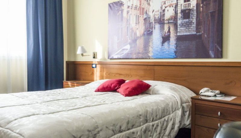 Venice Hotel