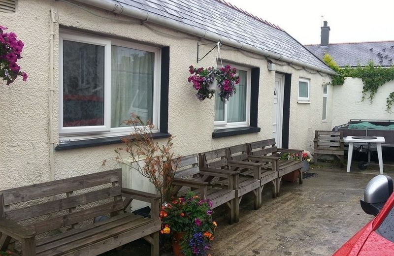 Holyhead Lodge