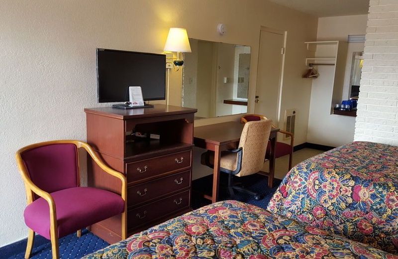 Red Carpet Inn - Blacksburg