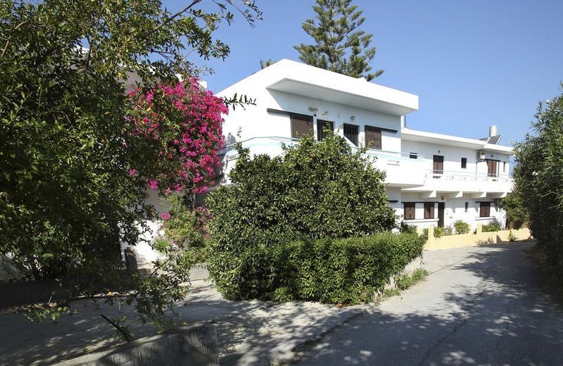 Yiannis Apartments & Studios