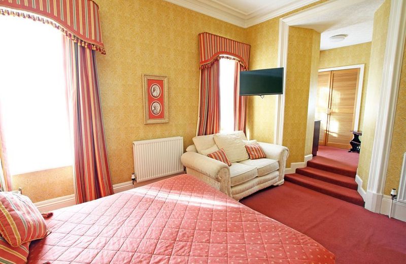 Pentland Hotel