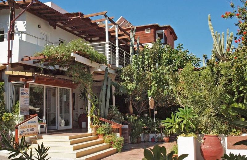 Nikos Hotel