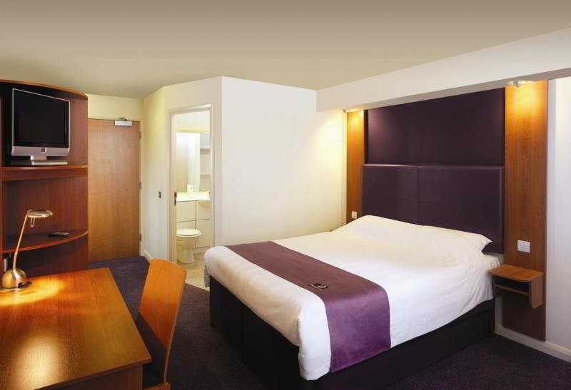 Premier Inn London Gatwick Airport South - London Road