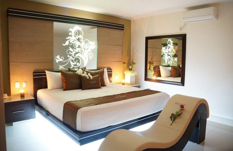Auto Hotel Deluxe