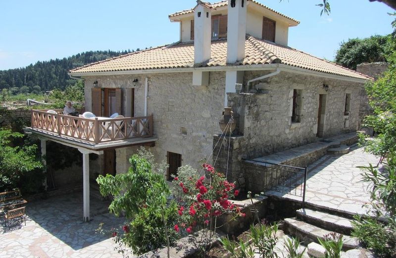 Falcon Crest 1840 Villa