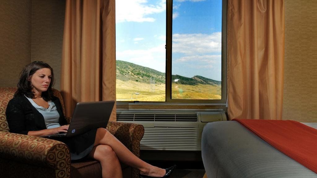 Holiday Inn Express Hotel & Suites Littleton, an IHG Hotel