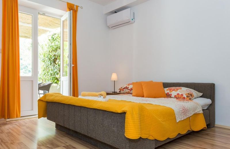 Room Nika