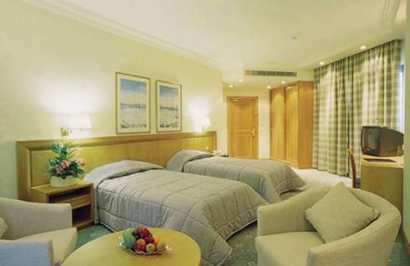 Promenade Hotel