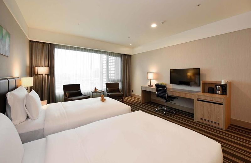 Fullon Hotel Taoyuan Airport Access MRT A8