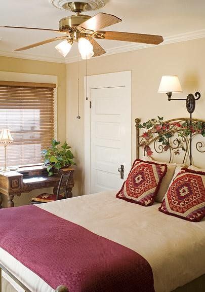 Hillcrest House Bed & Breakfast