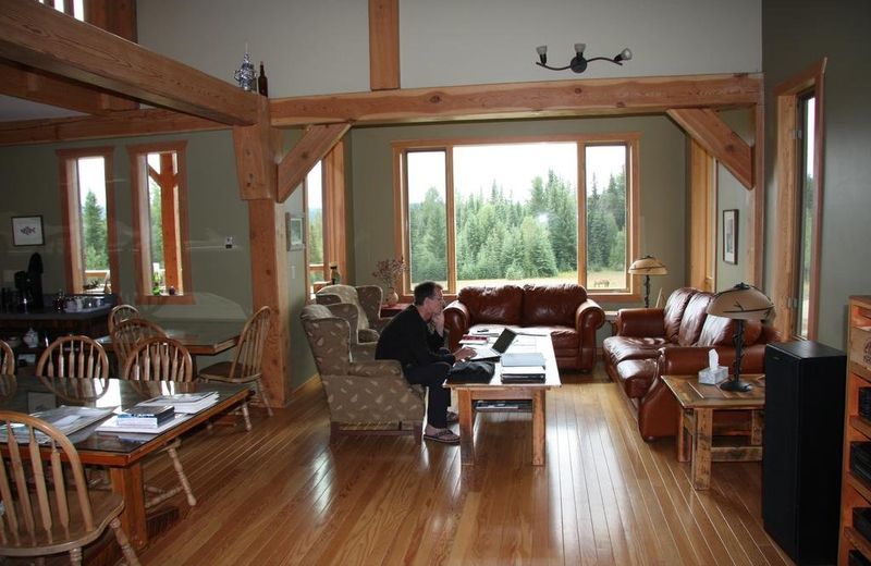 EH CANADIAN LODGE