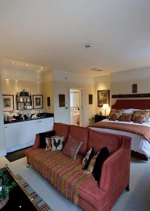 Gilbey's Bar, Restaurant & Townhouse