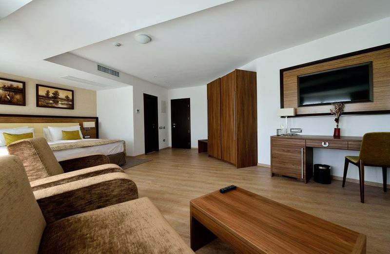 New Egreta Resort