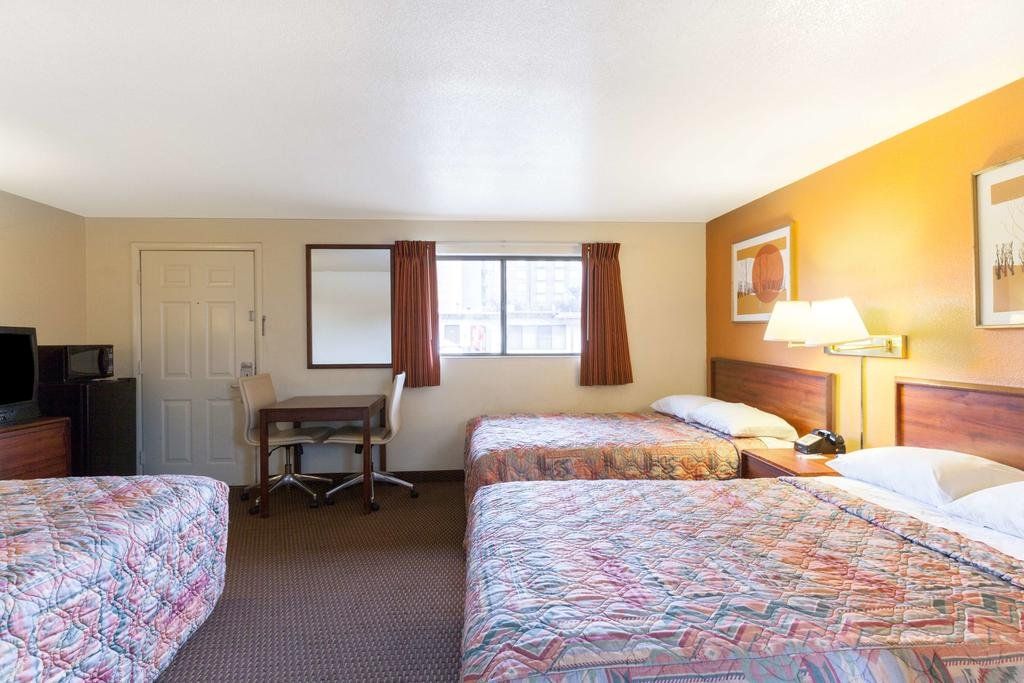 Country Inn & Suites by Radisson, Flagstaff Downtown, AZ