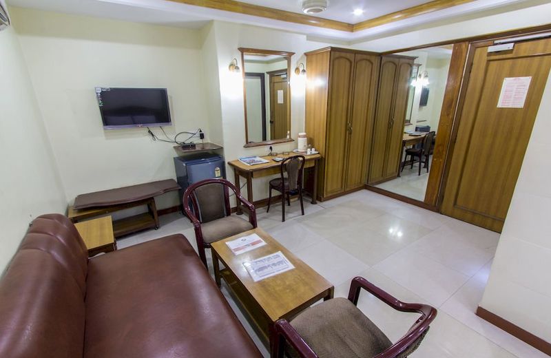 Zo Rooms Dadar Railway Station