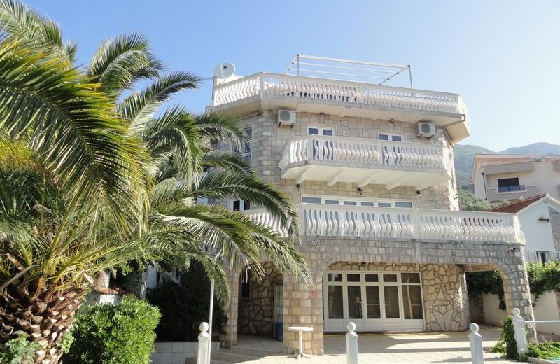 VILA NATASA