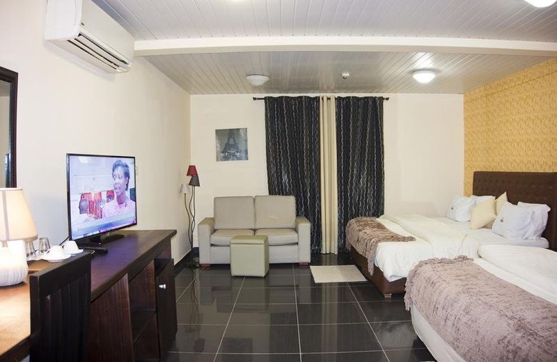 M Suites Hotel
