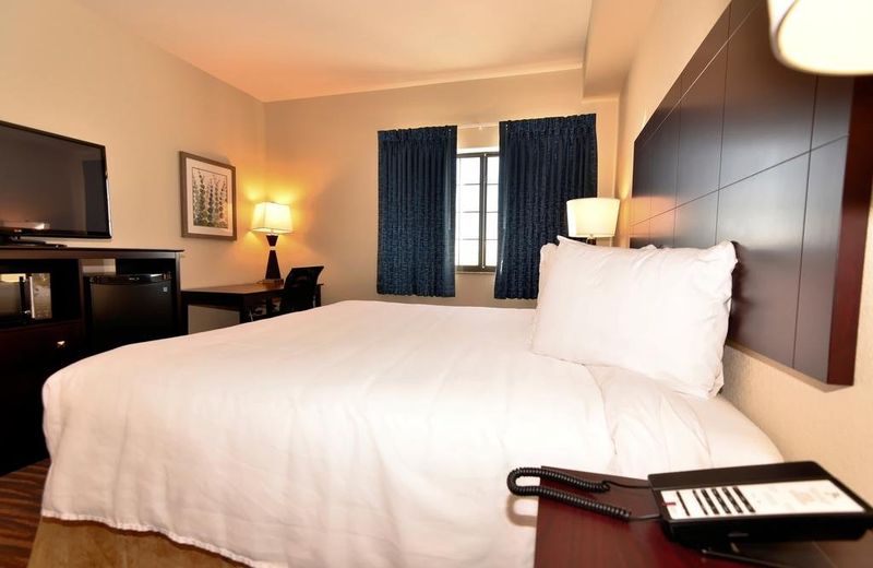 Cobblestone Inn & Suites - Holstein
