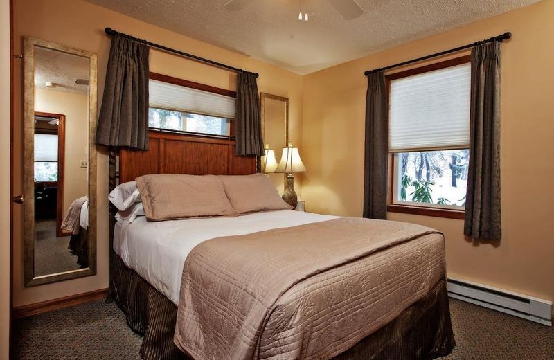 Woodfield Manor - A Sundance Vacations Property