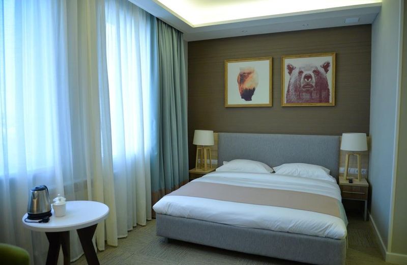 GREEN Which Hotel