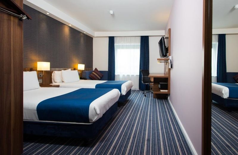 Holiday Inn Express London-Wimbledon-South, an IHG Hotel