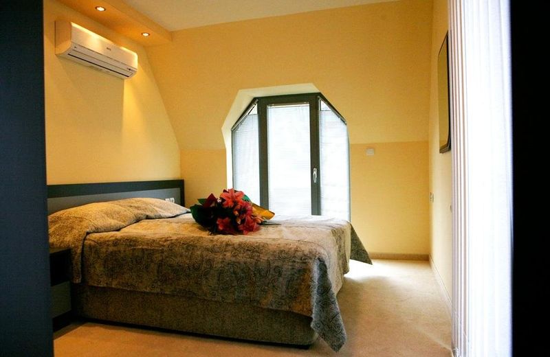 Alex Family Hotel
