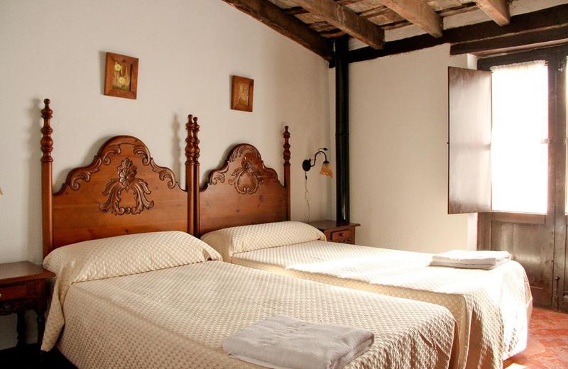 Tugasa Casas Rurales Castillo de Castellar