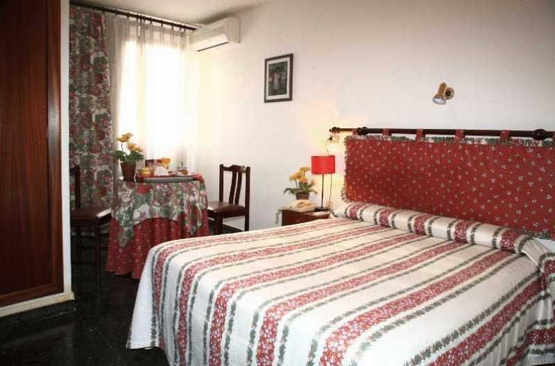 Hostal Pirineos
