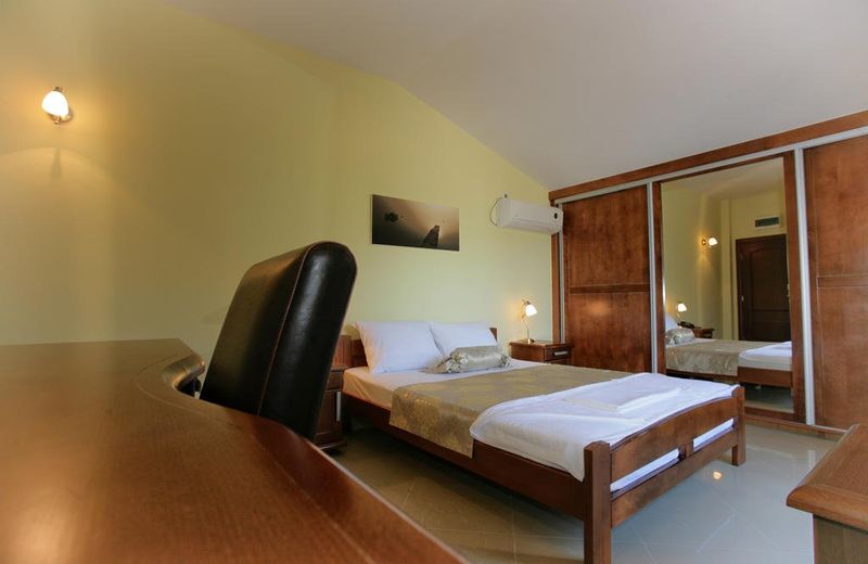 Hotel Ellena