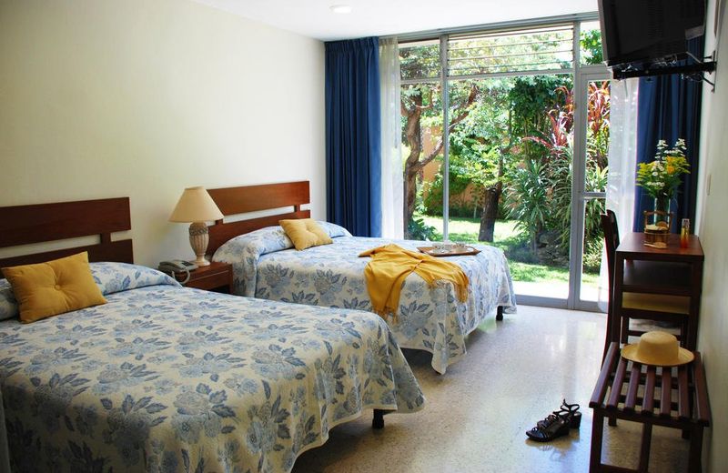 LAURELES HOTEL