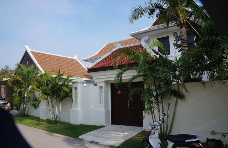 4 BEDROOM IN PATTAYA BEACHFRONT