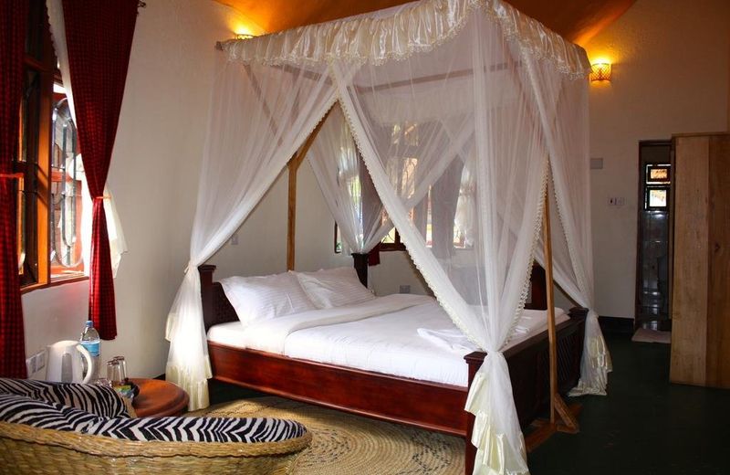 The Vijiji Center Lodge & Safari