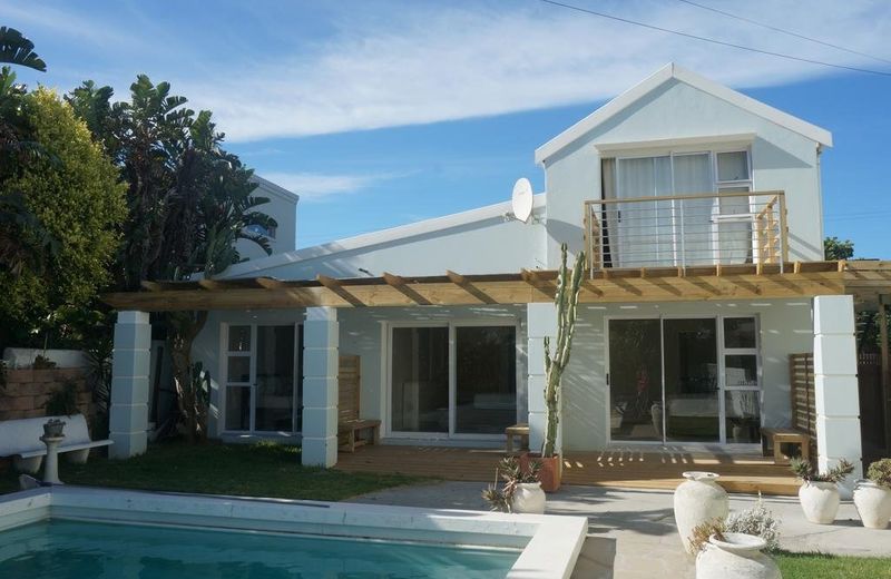 Cape Lagoon Villa